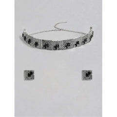 महिलाओं के लिए रोज़ गोल्ड प्लेटेड अलॉय नेकलेस और इयररिंग्स का जेनेरिक सेट (सिल्वर और ब्लैक)