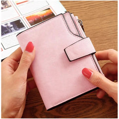 रोज़गोल्ड द्वारा निर्मित महिलाओं का शाकाहारी चमड़े का छोटा ज़िपर वाला बटुआ