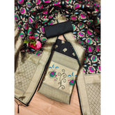 महिलाओं के लिए बनारसी सिल्क प्रिंटेड अनस्टिच्ड सलवार सूट मटेरियल दुपट्टे सहित (काला, 3 मीटर)