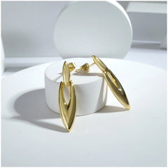 महिलाओं के लिए सामान्य पीतल के नए गोल्ड टोन पॉलिश मिनी ऑफिस इयररिंग्स (गोल्ड प्लेटेड)