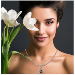 महिलाओं के लिए स्टेनलेस स्टील से बना हवाई जहाज के डिज़ाइन वाला पेंडेंट और नाजुक चेन (सिल्वर प्लेटेड)