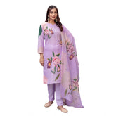 जेनरिक महिलाओं का कॉटन ब्लेंड प्रिंटेड कुर्ती पैंट दुपट्टा सेट (लैवेंडर)