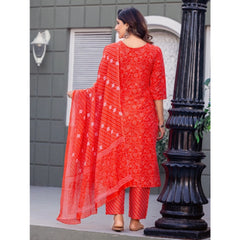 जेनरिक महिलाओं का कॉटन ब्लेंड प्रिंटेड कुर्ती पैंट दुपट्टा सेट (नारंगी)