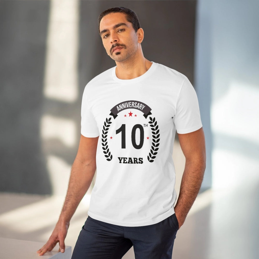 जेनेरिक मेन्स पीसी कॉटन 10वीं वर्षगांठ प्रिंटेड टी-शर्ट (रंग: सफेद, थ्रेड काउंट: 180 जीएसएम)