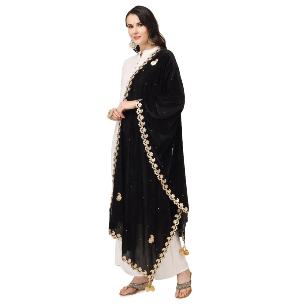 महिलाओं के लिए सामान्य वेलवेट गोटा पट्टी दुपट्टा (काला, लंबाई: 2.25 से 2.50 मीटर)