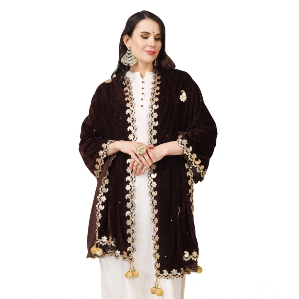 महिलाओं के लिए सामान्य वेलवेट गोटा पट्टी दुपट्टा (भूरा रंग, लंबाई: 2.25 से 2.50 मीटर)