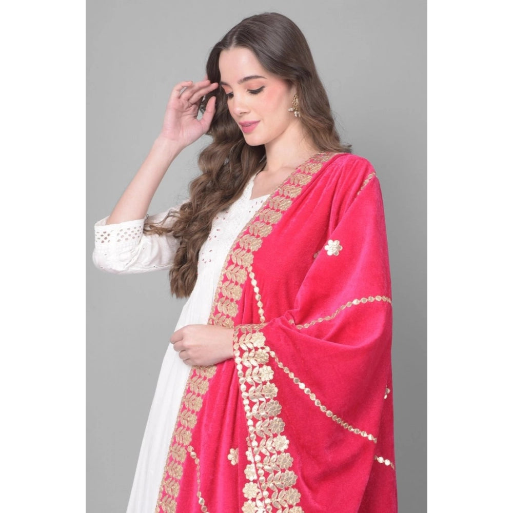 महिलाओं के लिए सामान्य वेलवेट गोटा पट्टी दुपट्टा (गुलाबी, लंबाई: 2.25 से 2.50 मीटर)