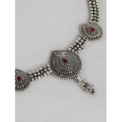 महिलाओं के लिए रोज़ गोल्ड प्लेटेड अलॉय नेकलेस और इयररिंग्स का सेट (चांदी)