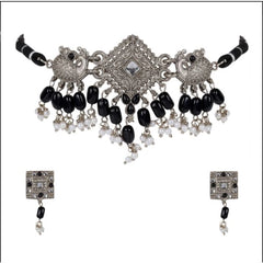 महिलाओं के लिए रोज़ गोल्ड प्लेटेड अलॉय नेकलेस और इयररिंग्स का सेट (चांदी)