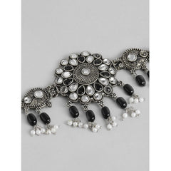 जेनरिक महिलाओं का रोज़ गोल्ड प्लेटेड अलॉय नेकलेस और इयररिंग्स सेट (काला)