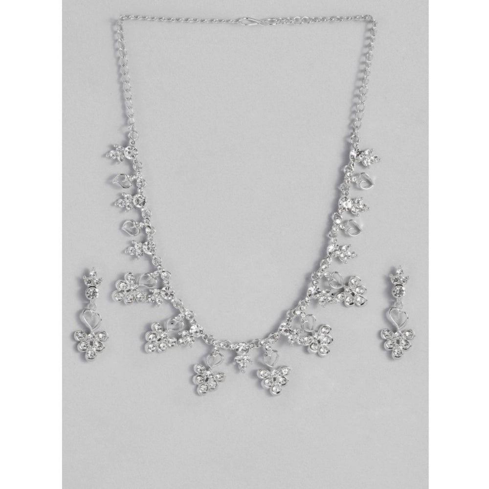 महिलाओं के लिए रोज़ गोल्ड प्लेटेड ब्रास नेकलेस और इयररिंग्स का सेट (सिल्वर)