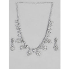 महिलाओं के लिए रोज़ गोल्ड प्लेटेड ब्रास नेकलेस और इयररिंग्स का सेट (सिल्वर)