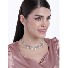 महिलाओं के लिए रोज़ गोल्ड प्लेटेड ब्रास नेकलेस और इयररिंग्स का सेट (सिल्वर)