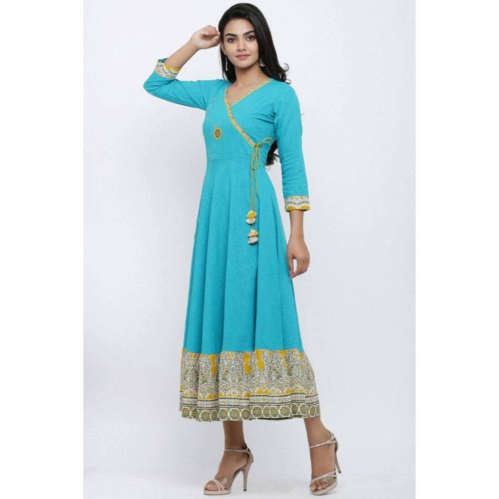 जेनरिक महिलाओं की कैजुअल 3/4 स्लीव वाली एम्ब्रॉयडरी कॉटन ब्लेंड कुर्ती (टॉर्क ग्रीन)