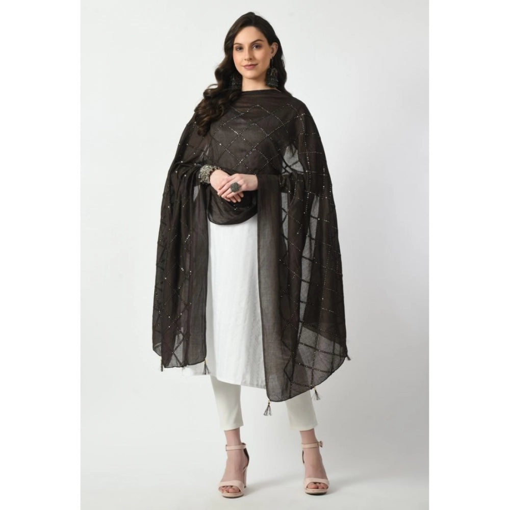 महिलाओं के लिए चंदेरी स्टाइल का सेल्फ डिज़ाइन दुपट्टा (गहरा भूरा, लंबाई: फ्री साइज)