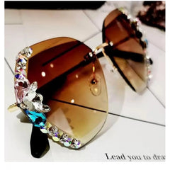 जेनेरिक क्लासिक यूनिसेक्स यूवी400 प्रोटेक्शन सनग्लास (मल्टीकलर)