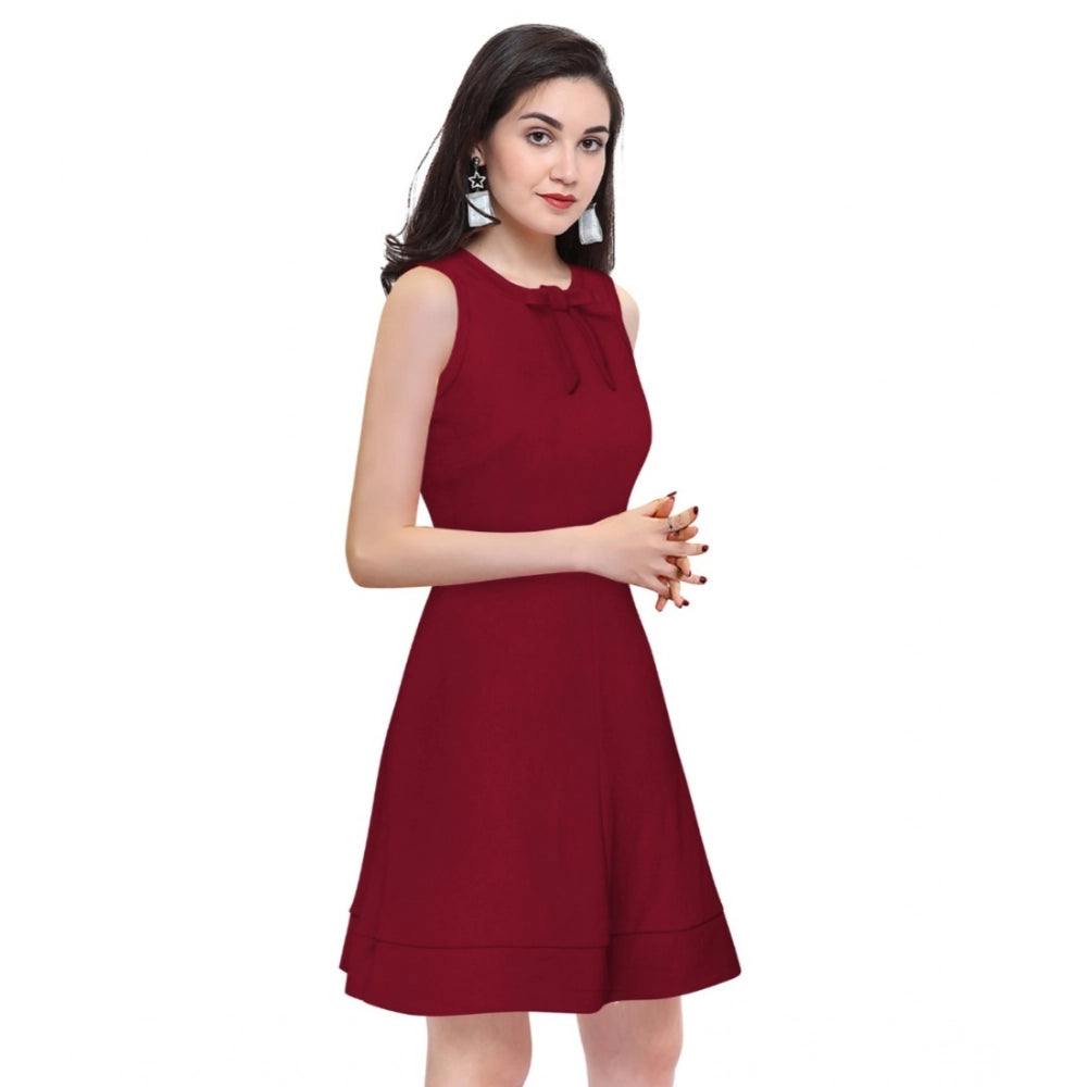 महिलाओं के लिए पॉलिएस्टर सॉलिड राउंड नेक स्लीवलेस ड्रेस (मैरून)