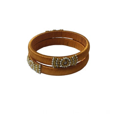 सामान्य महिलाओं की प्लास्टिक रेशम धागे की चूड़ियाँ (हल्का भूरा, आकार: 2.1)