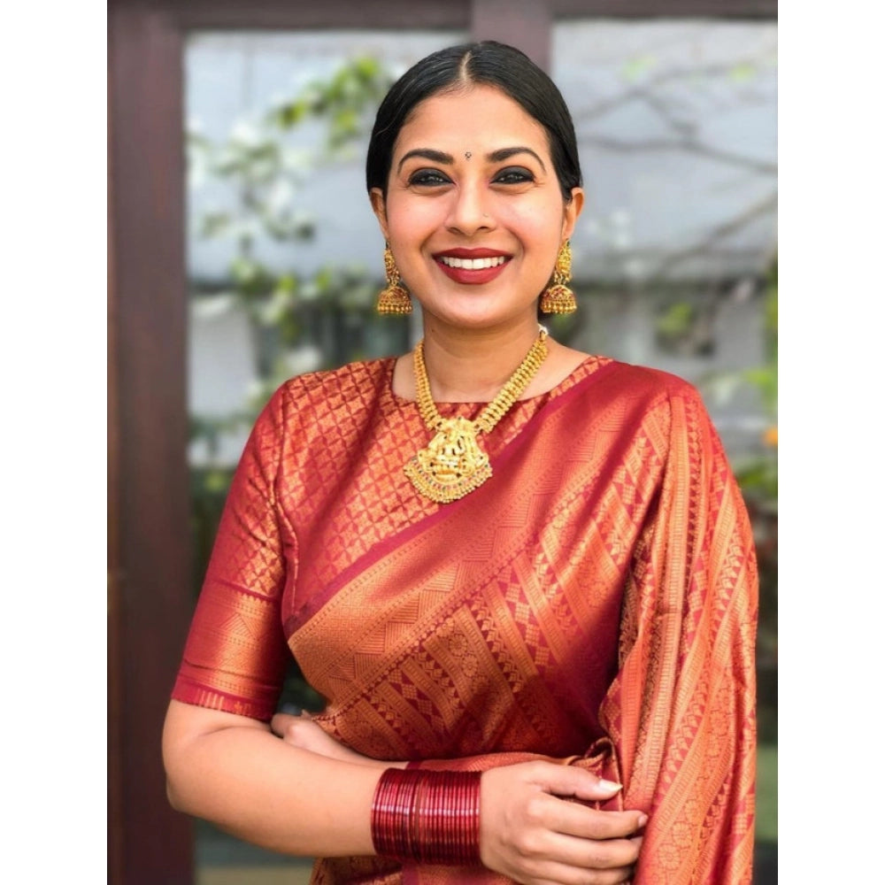 महिलाओं के लिए लीची सिल्क प्रिंट वाली जेनेरिक साड़ी, बिना सिले ब्लाउज के साथ (लाल रंग)