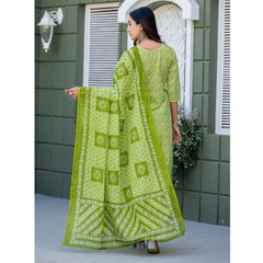 जेनरिक महिलाओं का कॉटन ब्लेंड प्रिंटेड कुर्ती पैंट दुपट्टा सेट (तोते का प्रिंट)