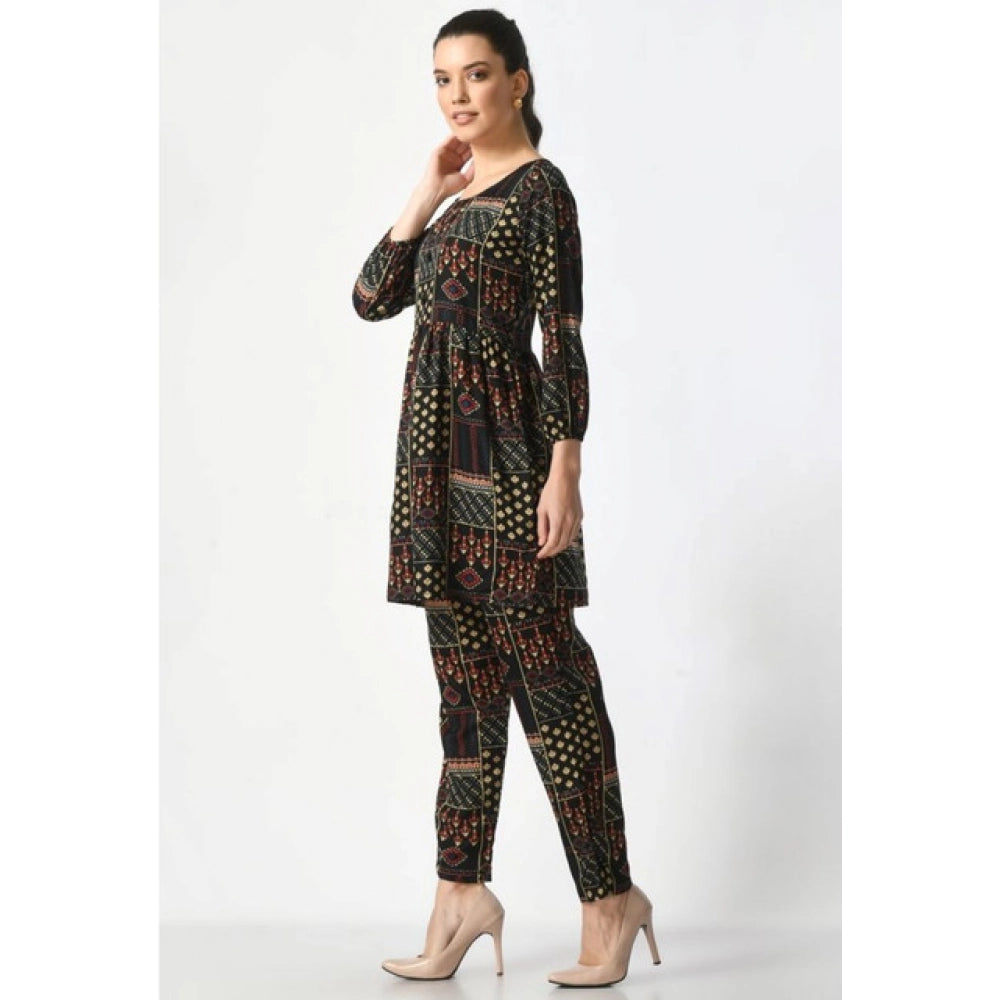 जेनरिक महिलाओं का कैज़ुअल क्रेप 3-4 स्लीव्स कॉर्ड सेट (काला)