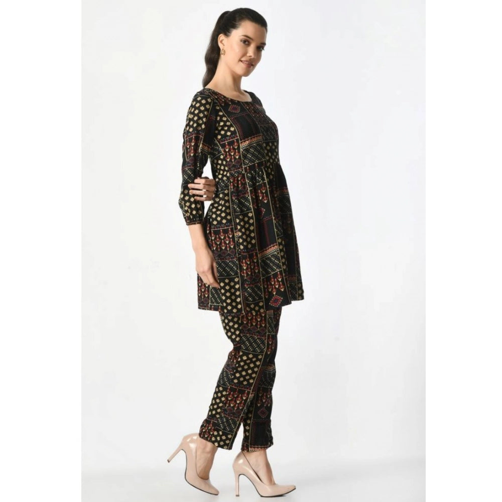 जेनरिक महिलाओं का कैज़ुअल क्रेप 3-4 स्लीव्स कॉर्ड सेट (काला)