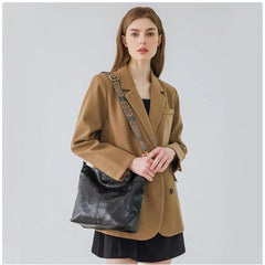 जेनरिक महिलाओं का पीयू लेदर जिपर हैंडबैग (काला)